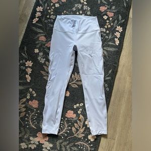 NWOT lululemon Wunder under 25” pastel blue - size 8
